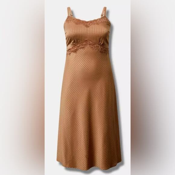 Woman’s Torrid Tea Length Woven Jacquard Lace Trim Cami Dress Size 2 - Picture 2 of 9